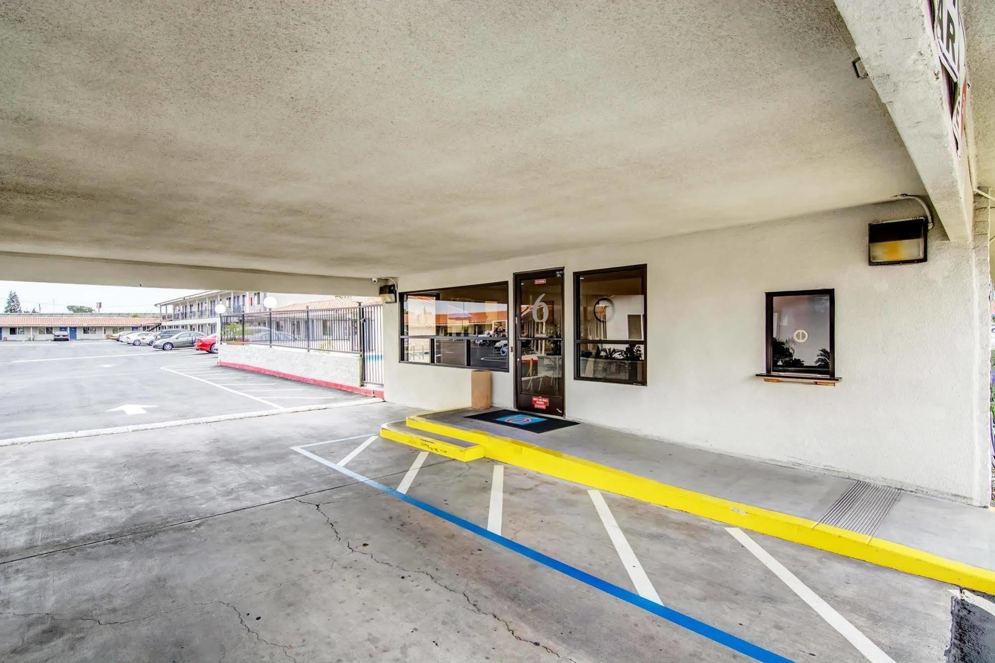 Motel 6 Manteca Ngoại thất bức ảnh
