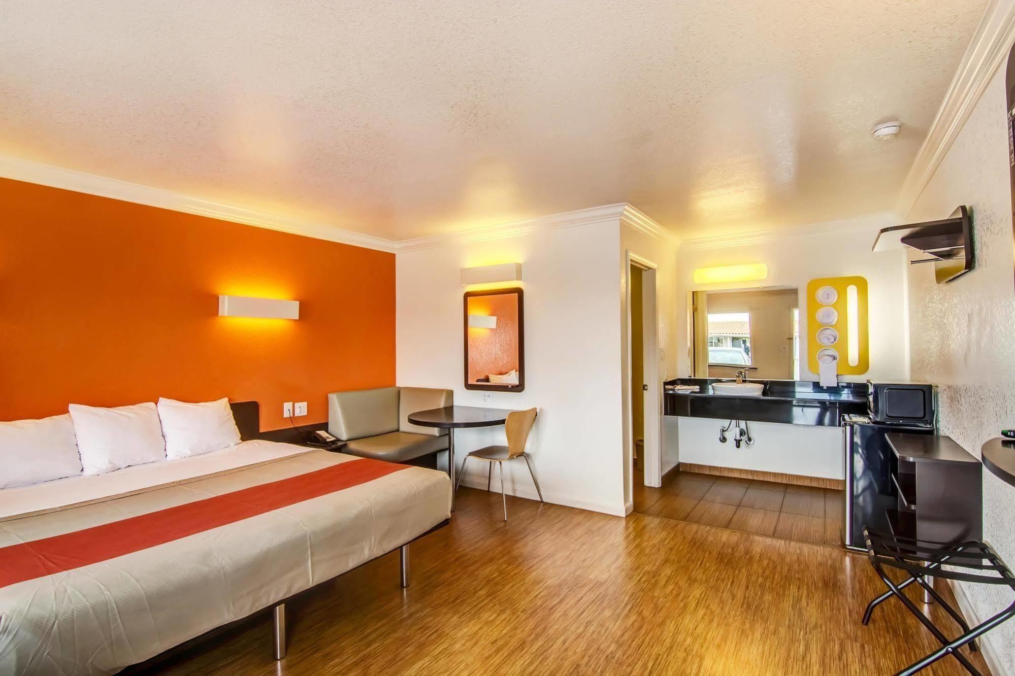 Motel 6 Manteca Ngoại thất bức ảnh