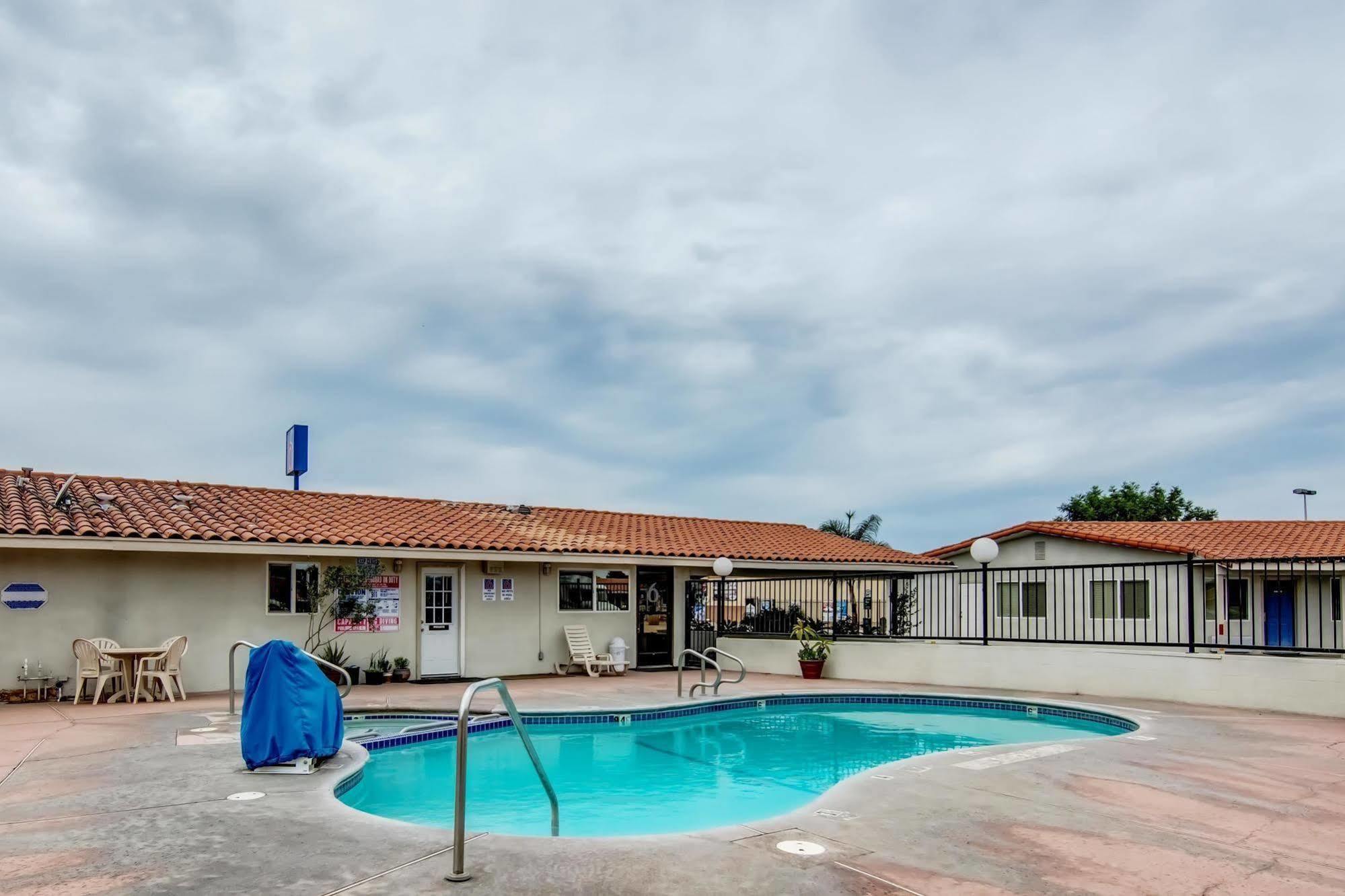 Motel 6 Manteca Ngoại thất bức ảnh