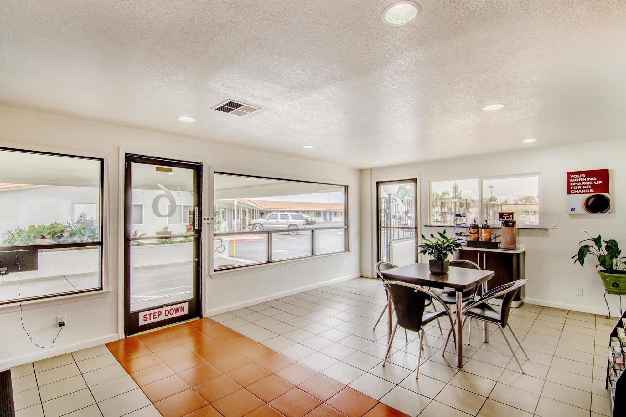 Motel 6 Manteca Ngoại thất bức ảnh