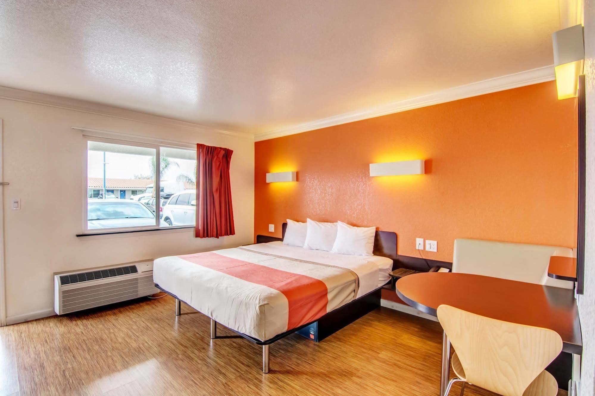 Motel 6 Manteca Ngoại thất bức ảnh