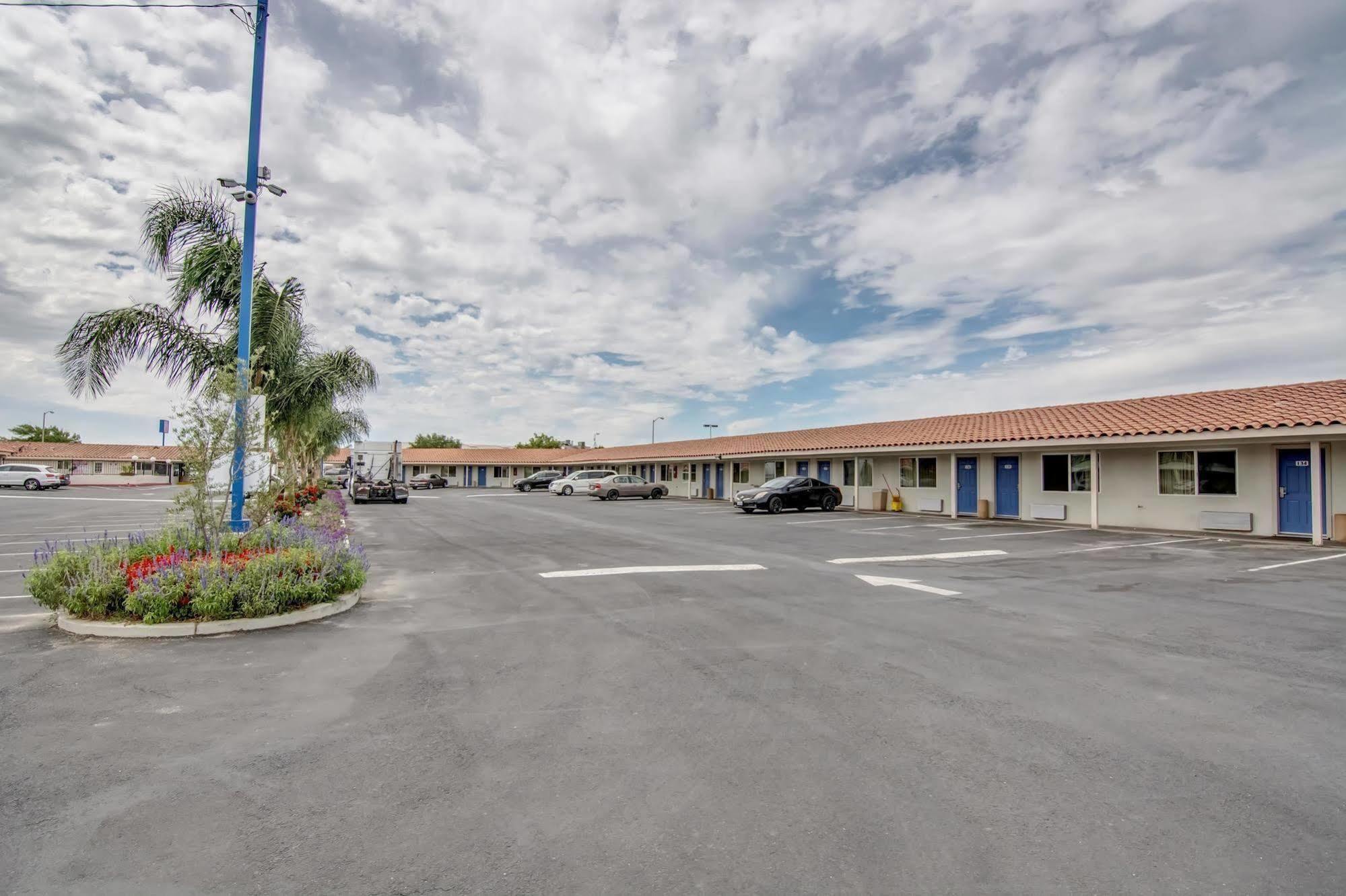 Motel 6 Manteca Ngoại thất bức ảnh