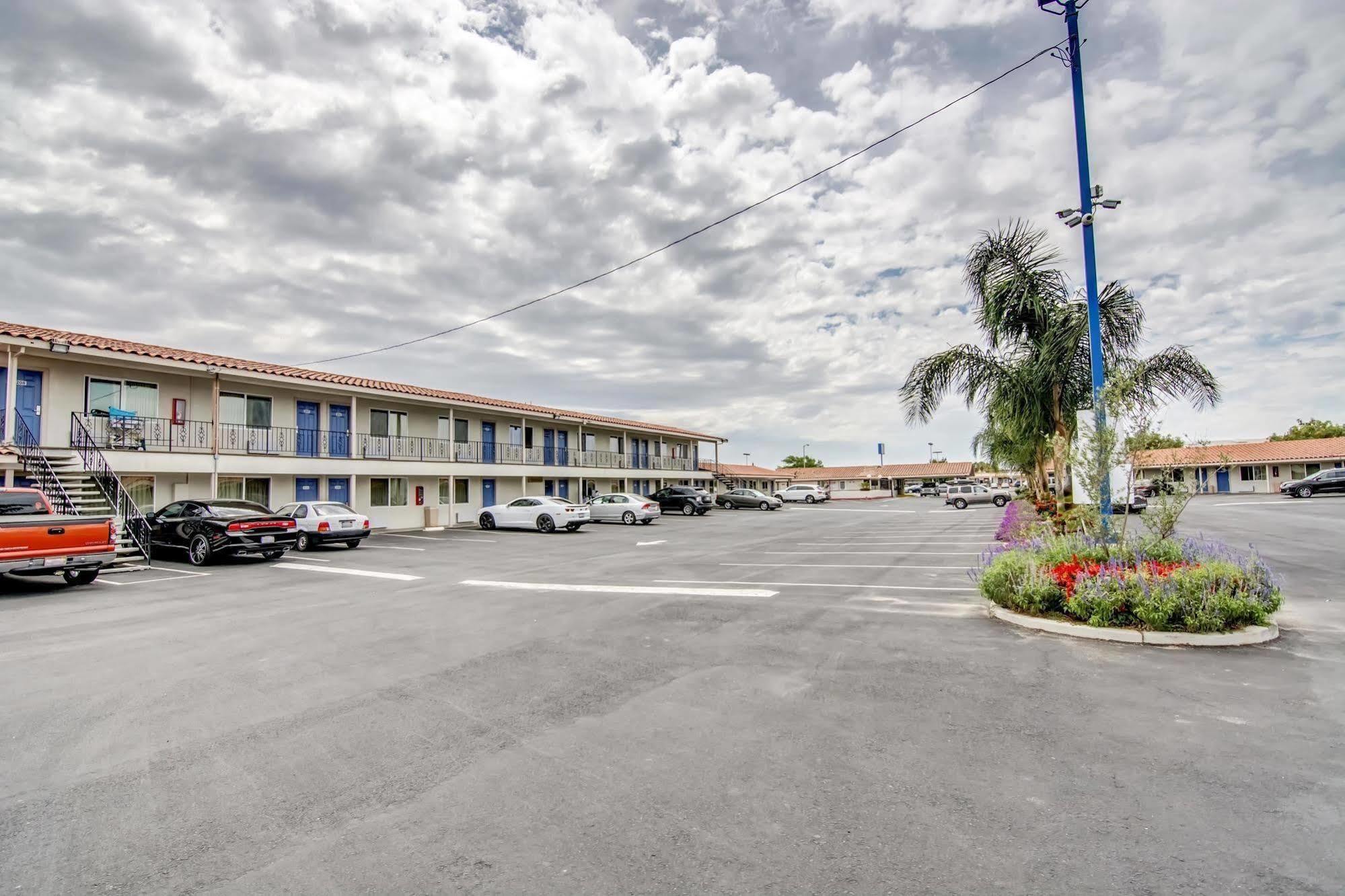 Motel 6 Manteca Ngoại thất bức ảnh